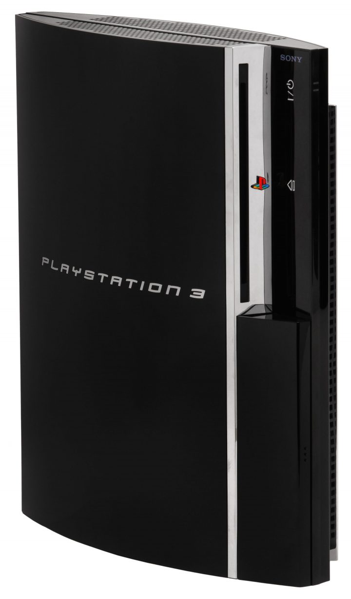 追悼： PlayStation 3がついに出荷終了へ、10年の歴史に幕 PS3 Fat Console Vert